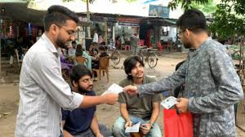ভোটারদের কাছে ছুটছেন রাকসু নির্বাচনের প্রার্থীরা...